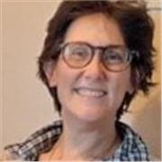 Insegnante da remoto di economia aziendale